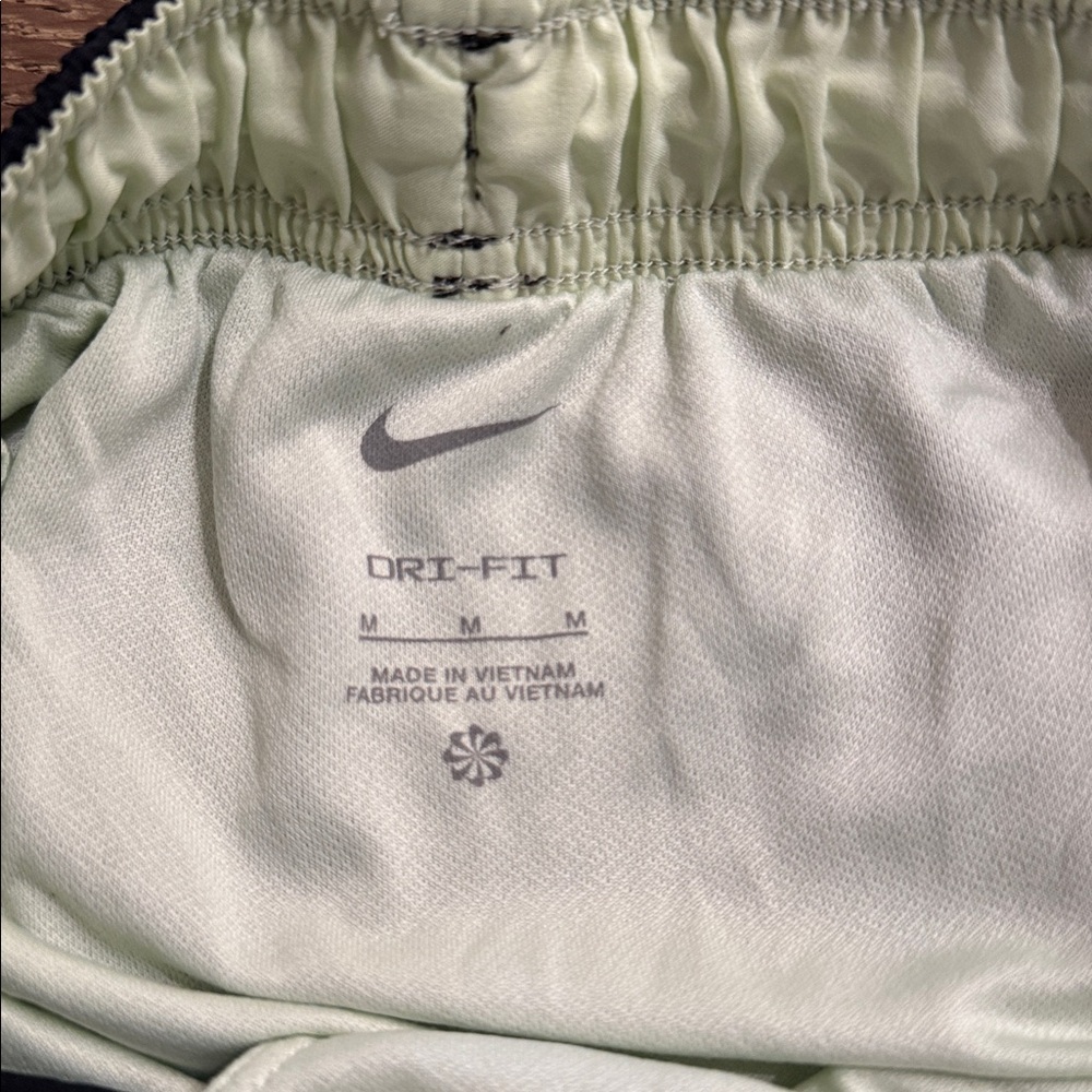 Nike Dri-FIT Running Shorts Black and green Athletic Workout Size M - Picture 3 of 5
